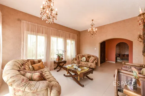 Villa en Springs 10, The Springs, Dubai, 3 dormitorios, 340 m², № 62193 - foto 2