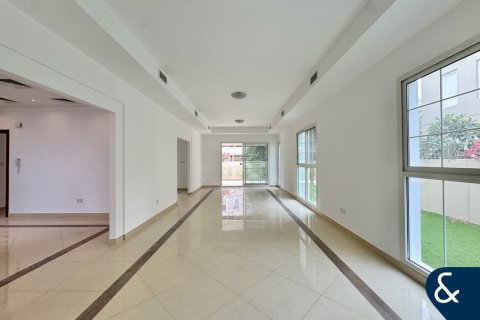 Снять в аренду виллу в Rahat, Мудон, Дубай: 3 спальни, 570м², № 98952 - фото 3