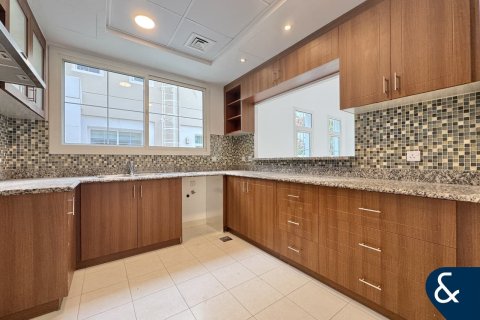 Снять в аренду виллу в Rahat, Мудон, Дубай: 3 спальни, 570м², № 98952 - фото 10