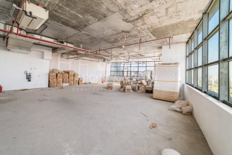 Купить коммерческую недвижимость в Mazaya Business Avenue, Джумейра Лейк Тауэрс, Дубай: 999 спален, 157м², № 61370 - фото 1