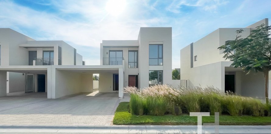 Villa à Dubai, 4 chambres, 275 m², № 13578