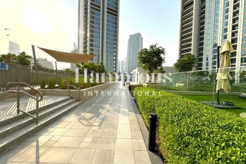 Appartement à Downtown Dubai (Downtown Burj Dubai), Dubai, 2 chambres, 111.28014243 m², № 72563 - photo 1