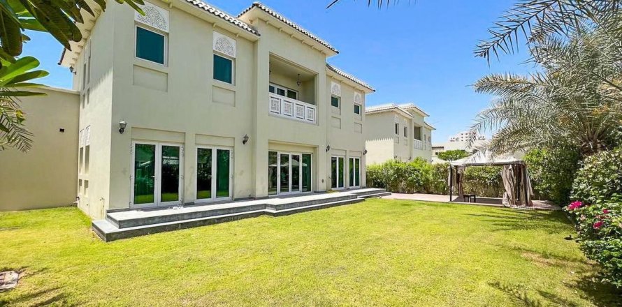 Villa en Al Furjan, Dubai, 4 dormitorios, 630.1 m², № 112970