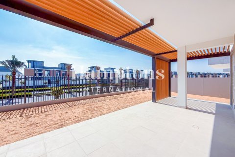 Villa en Arabian Ranches 3, Dubai, 4 dormitorios, 465.33997864 m², № 92950 - foto 16