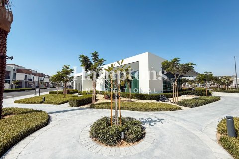 Villa en Arabian Ranches 3, Dubai, 4 dormitorios, 465.33997864 m², № 92950 - foto 2