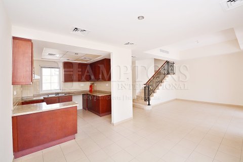Adosado en Arabian Ranches 2, Dubai, 2 dormitorios, 175.49376700 m², № 92949 - foto 11