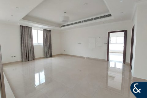 Villa in Al Furjan, Dubai 5 bedrooms, 600 sq.m. № 98721 - photo 18