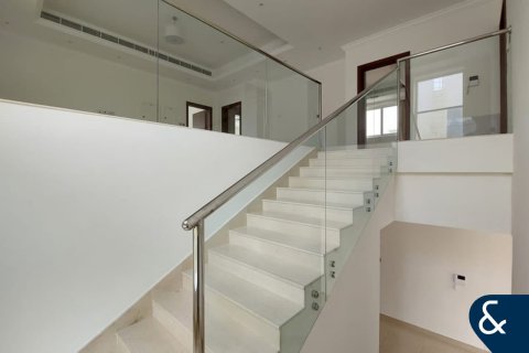 Villa in Al Furjan, Dubai 5 bedrooms, 600 sq.m. № 98721 - photo 12