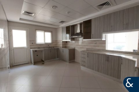 Villa in Al Furjan, Dubai 5 bedrooms, 600 sq.m. № 98721 - photo 7