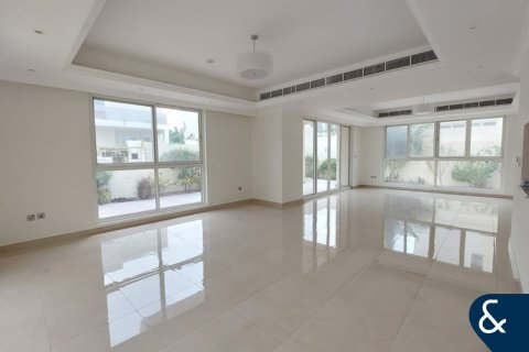 Villa in Al Furjan, Dubai 5 bedrooms, 600 sq.m. № 98721 - photo 8