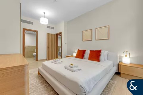 Apartment in Business Bay, Dubai 2 bedrooms, 117 sq.m. № 98719 - photo 2