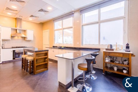 فيلا في Al Quoz, دبي 7 غرف نوم , 929 م² رقم 98734 - صورة 8