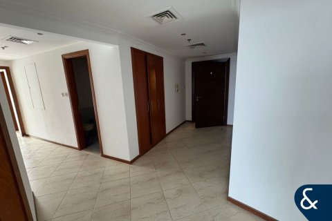 Apartment in Jumeirah Lake Towers, Dubai 2 bedrooms, 145 sq.m. № 98720 - photo 5