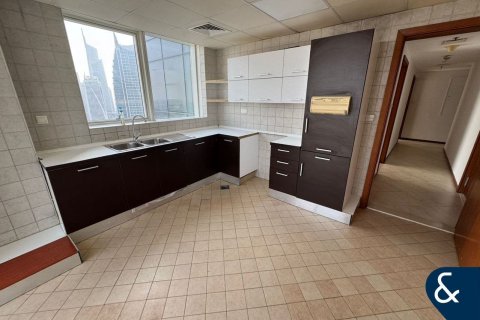 Apartment in Jumeirah Lake Towers, Dubai 2 bedrooms, 145 sq.m. № 98720 - photo 13