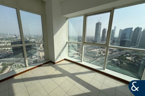 Apartment in Jumeirah Lake Towers, Dubai 2 bedrooms, 145 sq.m. № 98720 - photo 8