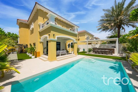 Villa in Legacy, Jumeirah Park, Dubai 4 bedrooms, 327.67 sq.m. № 119347