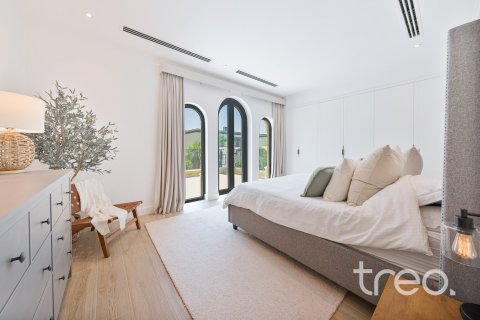 Villa in Legacy, Jumeirah Park, Dubai 4 bedrooms, 327.67 sq.m. № 119347 - photo 16