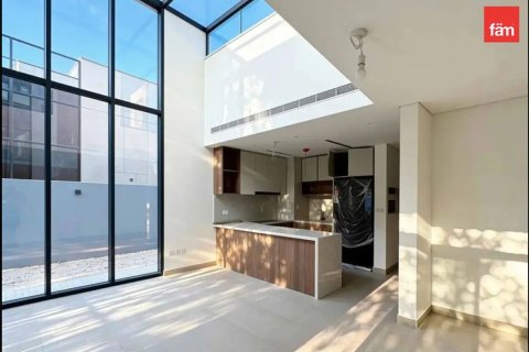 Adosado en Dubai, 4 dormitorios, 264.3 m², № 139367 - foto 5