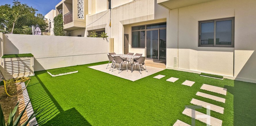 Adosado en Noor Townhouses, Town Square, Dubai, 3 dormitorios, 203 m², № 13628