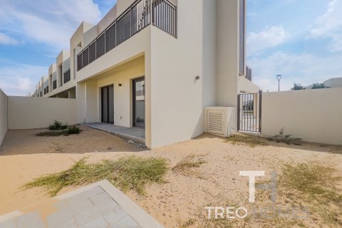 Townhouse in Dubai South (Dubai World Central), Dubai 4 bedrooms, 237 sq.m. № 13635 - photo 2