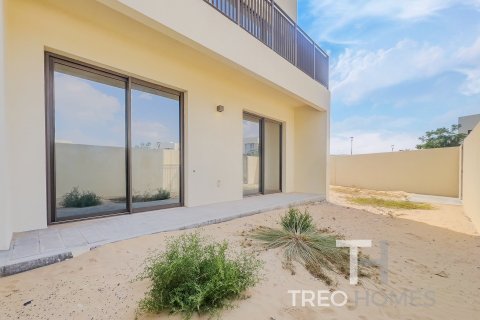 Townhouse in Dubai South (Dubai World Central), Dubai 4 bedrooms, 237 sq.m. № 13635 - photo 1