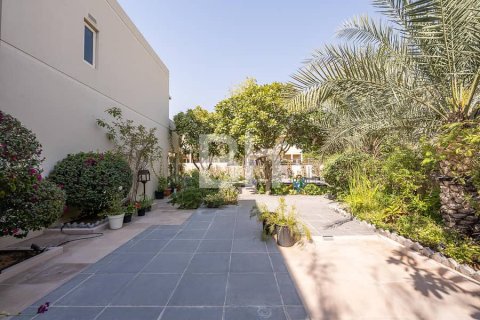 Villa in Arabian Ranches, Dubai 5 bedrooms, 493 sq.m. № 22943 - photo 27