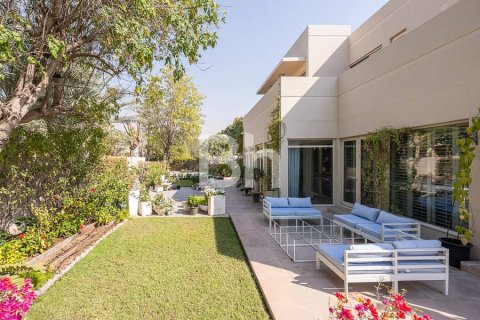Villa in Arabian Ranches, Dubai 5 bedrooms, 493 sq.m. № 22943 - photo 22
