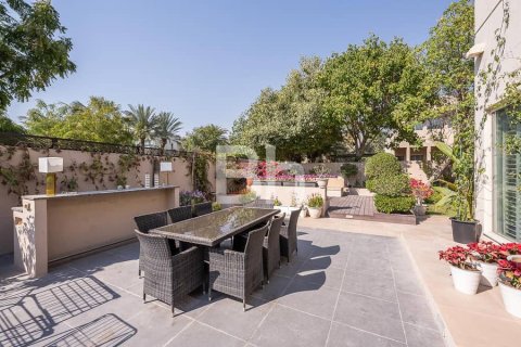 Villa in Arabian Ranches, Dubai 5 bedrooms, 493 sq.m. № 22943 - photo 24