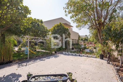Villa in Arabian Ranches, Dubai 5 bedrooms, 493 sq.m. № 22943 - photo 26