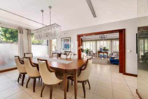 Villa in Arabian Ranches, Dubai 5 bedrooms, 493 sq.m. № 22943 - photo 10