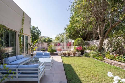 Villa in Arabian Ranches, Dubai 5 bedrooms, 493 sq.m. № 22943 - photo 21