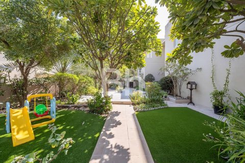 Villa in Arabian Ranches, Dubai 5 bedrooms, 493 sq.m. № 22943 - photo 25