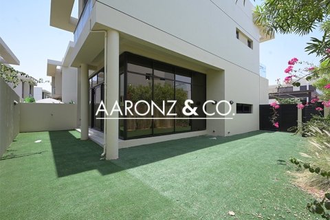 Adosado en DAMAC Hills (Akoya by DAMAC), Dubai, 3 dormitorios, 258 m², № 78244 - foto 1