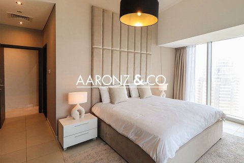 Apartment in Cayan Tower, Dubai Marina, Dubai 2 bedrooms, 128 sq.m. № 78243 - photo 11