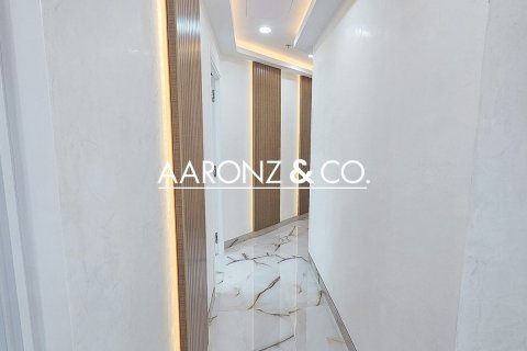 Office in Jumeirah Lake Towers, Dubai 107 sq.m. № 86174 - photo 6