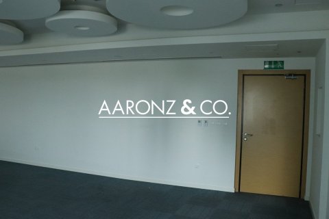 Office in Jumeirah Lake Towers, Dubai 75 sq.m. № 86172 - photo 6