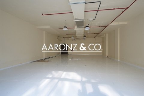 Снять в аренду офис в Дубай Инвестмент Парке, Дубай: 118м², № 86175 - фото 9