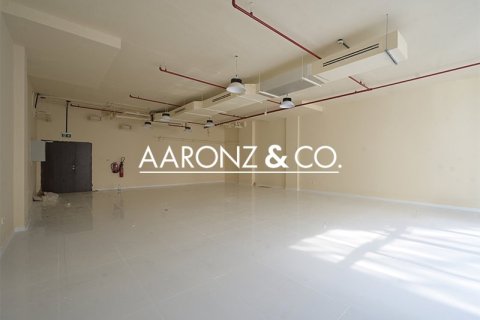 Снять в аренду офис в Дубай Инвестмент Парке, Дубай: 118м², № 86175 - фото 7