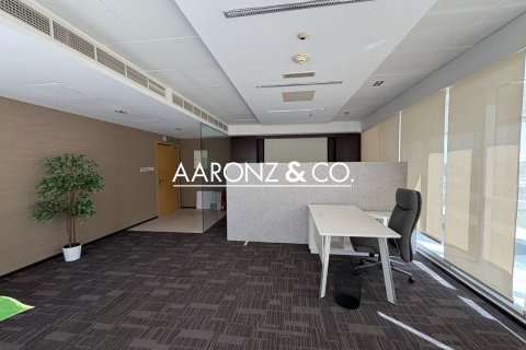 Oficina en Jumeirah Lake Towers, Dubai, 51 m², № 86173