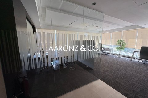 Bureau à Jumeirah Lake Towers, Dubai, 51 m², № 86173 - photo 4