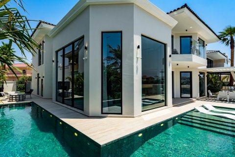 Villa en Palm Jumeirah, Dubai, 4 dormitorios, 503 m², № 123839 - foto 3