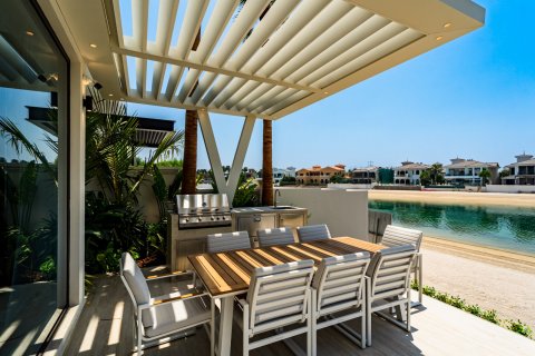 Villa en Palm Jumeirah, Dubai, 4 dormitorios, 503 m², № 123839 - foto 28