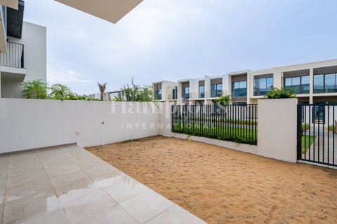 Adosado en Al Manara, Jumeirah Village Triangle, Dubai, 3 dormitorios, 175.40086400 m², № 12682 - foto 1