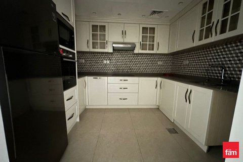 Снять в аренду квартиру в Дубае: 2 спальни, 149.8м², № 89354 - фото 8