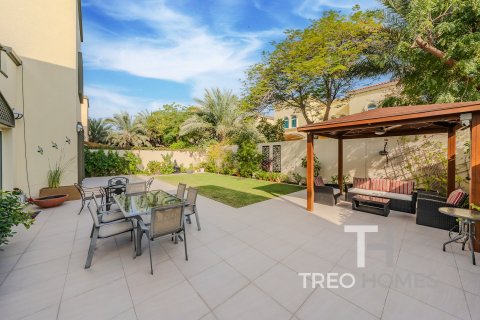 فيلا في Regional, Jumeirah Park, دبي 3 غرف نوم, 285 م² رقم 14081 - صورة 8
