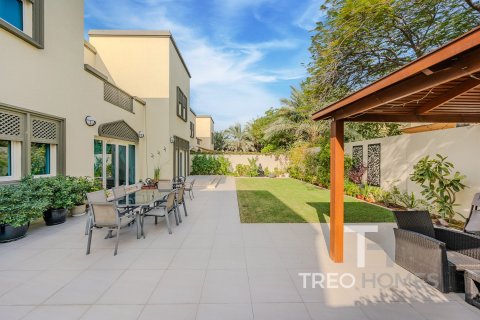 فيلا في Regional, Jumeirah Park, دبي 3 غرف نوم, 285 م² رقم 14081 - صورة 2