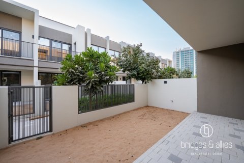 Villa en Dubai, 3 dormitorios, 140.4 m², № 77145 - foto 16