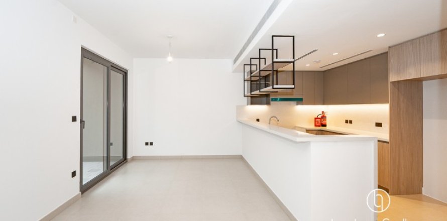 Villa en Dubai, 3 dormitorios, 140.4 m², № 77145