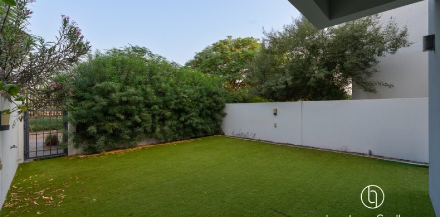 Villa in Dubai Hills Estate, Dubai 3 bedrooms, 212 sq.m. № 101348