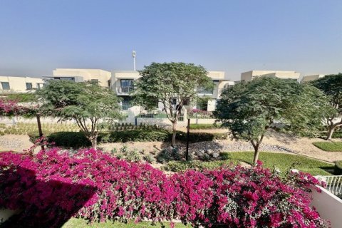 Villa in Dubai Hills Estate, Dubai 4 bedrooms, 288 sq.m. № 101346 - photo 16